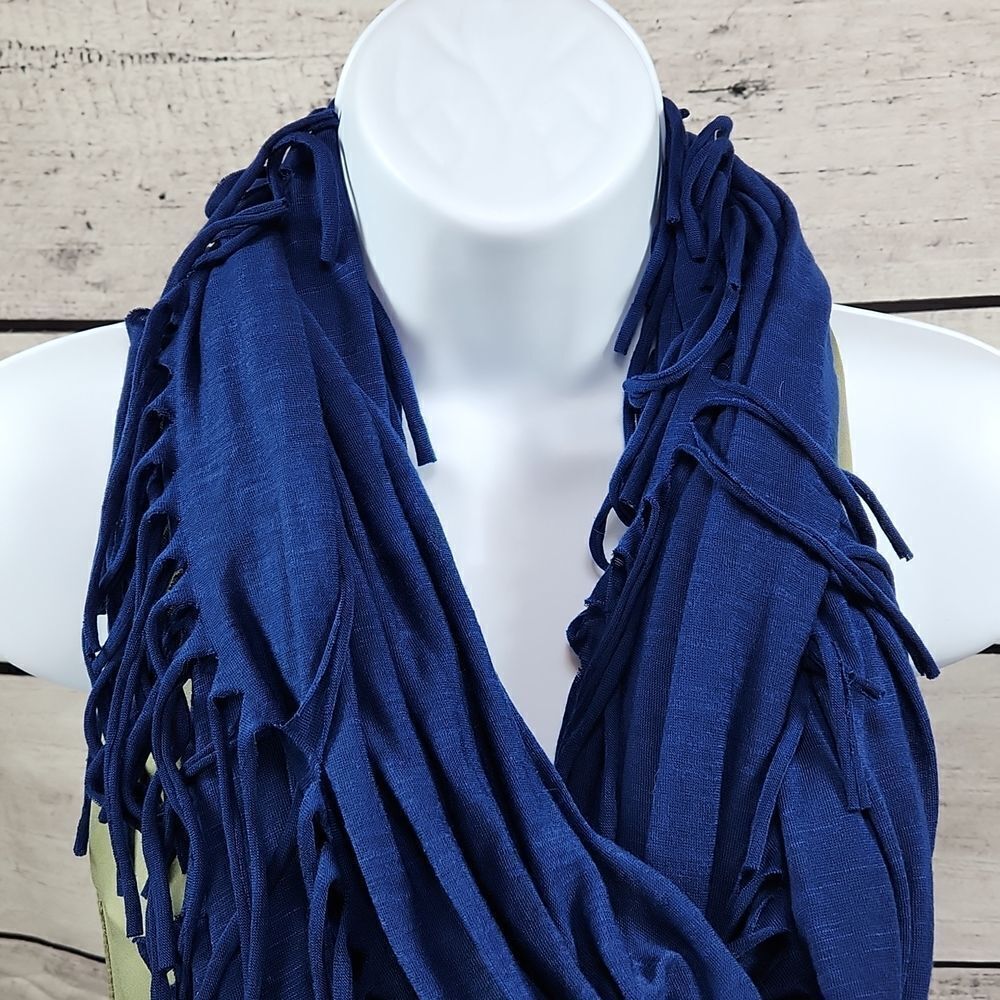 💜Blue Infinity Fringed Scarf - Picture 2 of 3